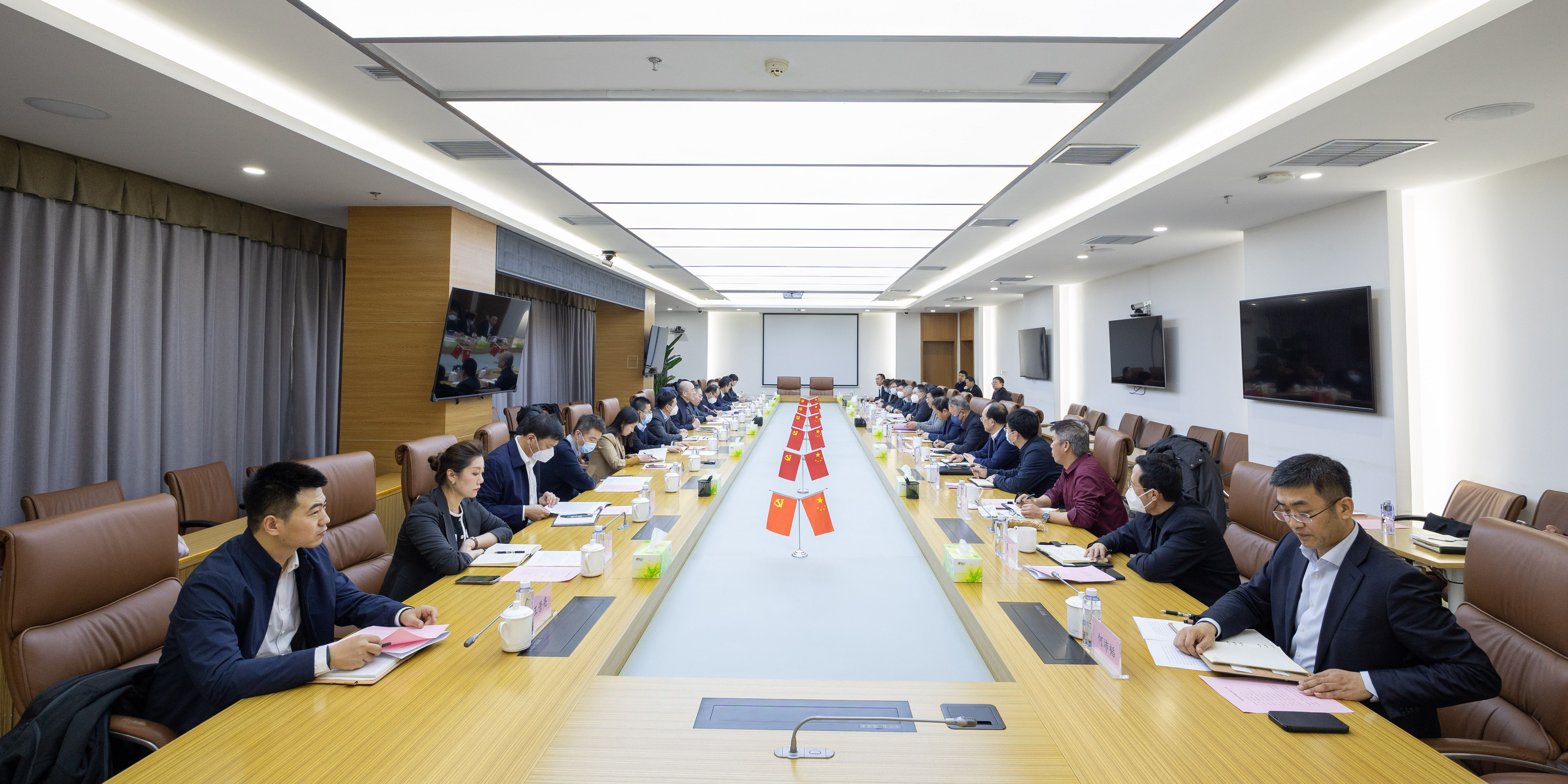 省國資委主任孟華強一行到交投集團調研